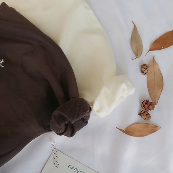 Baby Unisex White Letter Printed Romper Onesie - Picture 2 of 7